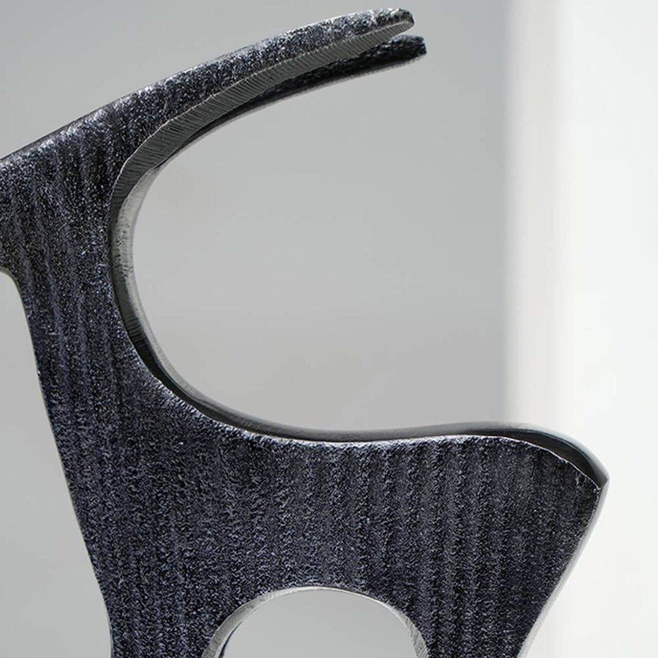 Black Ribbed Deer Sculptures – Modern Aluminum Animal Figurines